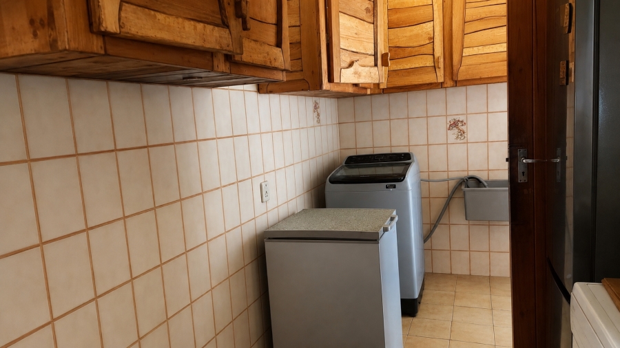4 Bedroom Property for Sale in Oos Einde North West